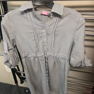 Women’s sz medium gray/white striped maternity top